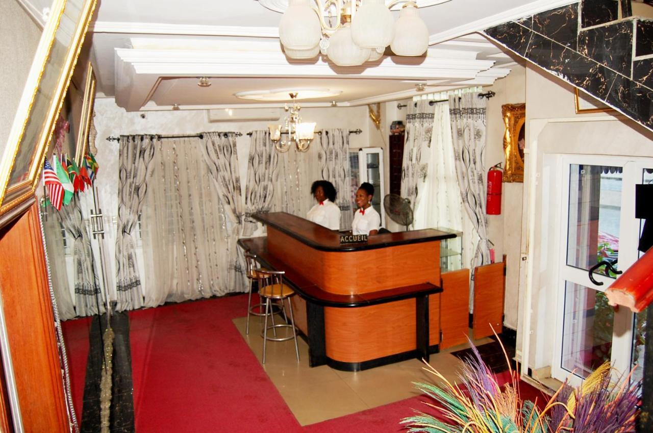 Hotel Residence Jeanne D'Arc Котону Екстериор снимка