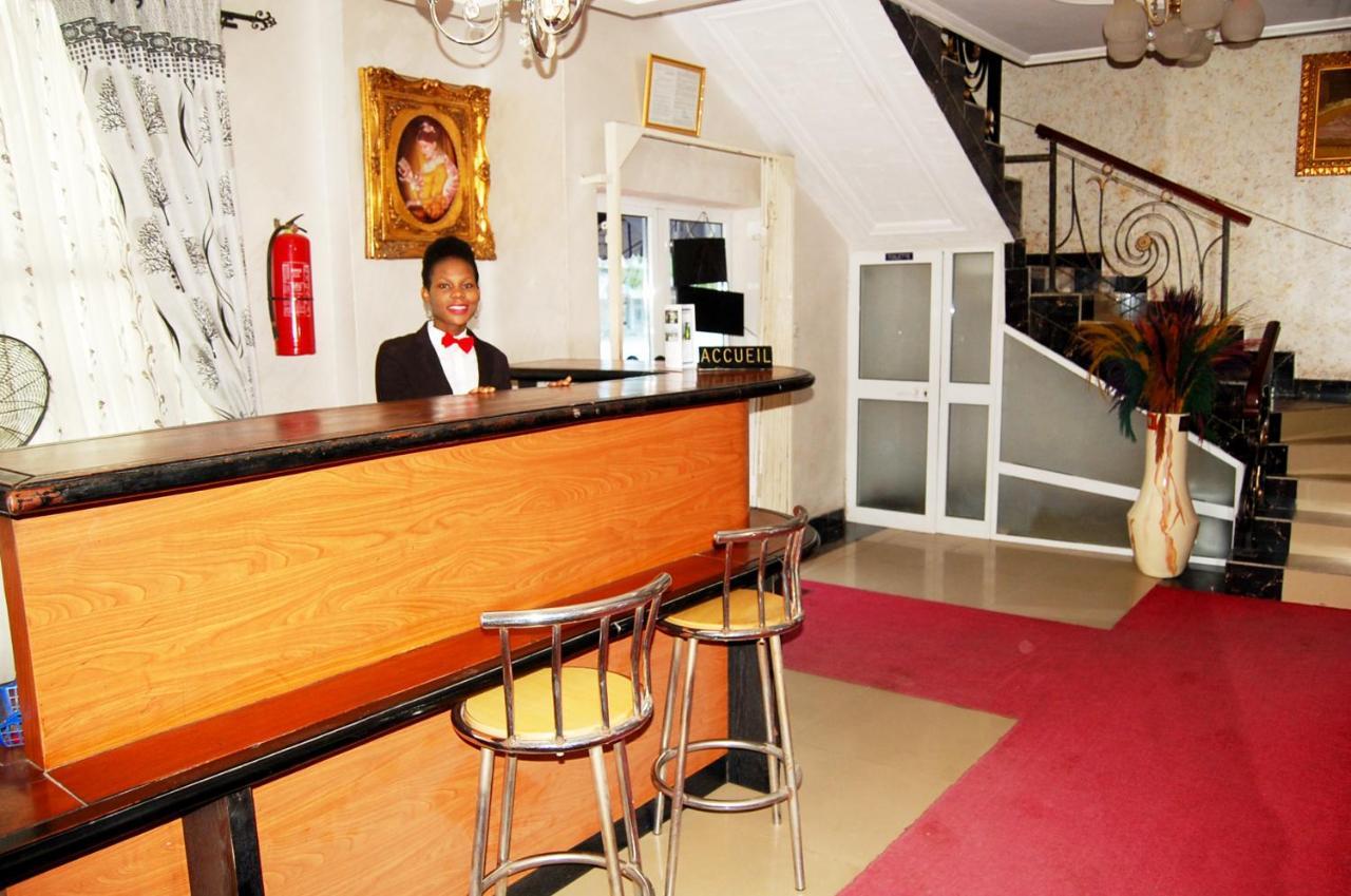 Hotel Residence Jeanne D'Arc Котону Екстериор снимка